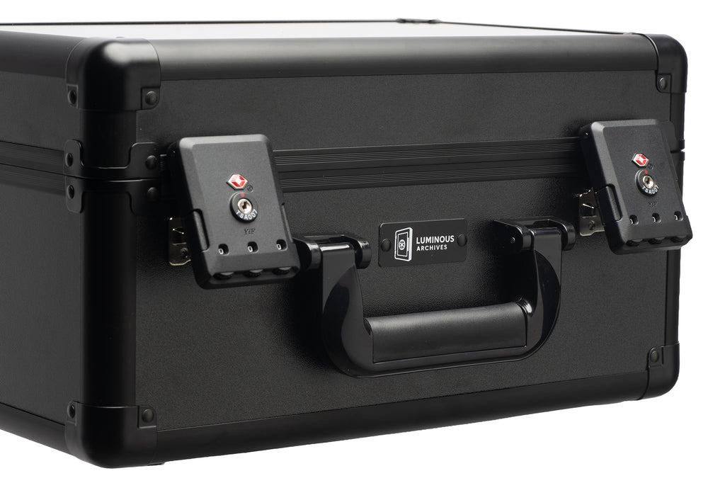 3-Row Obsidian Collector's Card Case